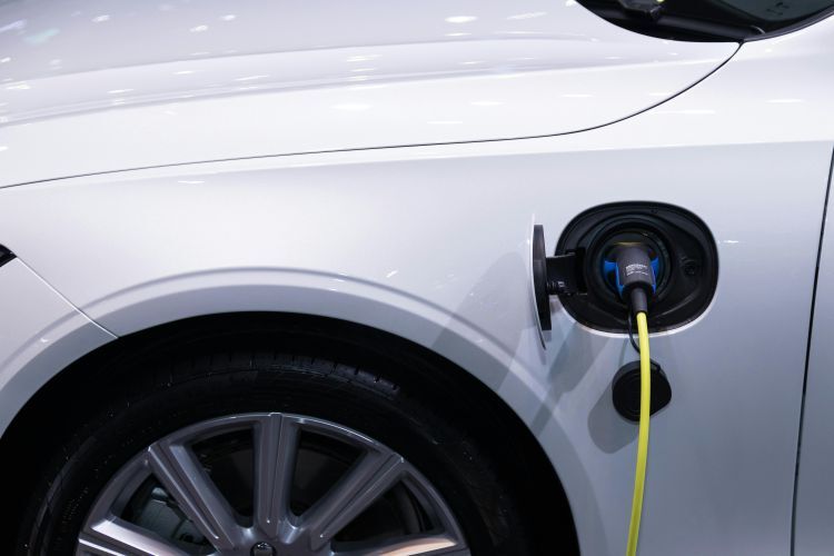 Duurzaam en betaalbaar onderweg met een elektrische auto_ pexels-bank-3846205