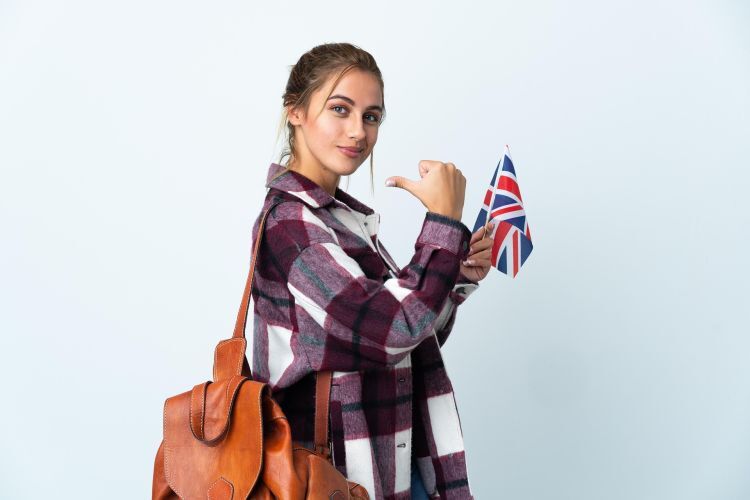 Easy_practical_English_Pixabay-woman-8634498_1920