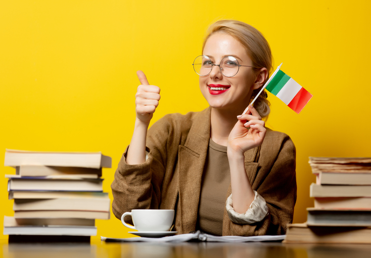 blonde-woman-with-flag-italy-books-yellow-1
