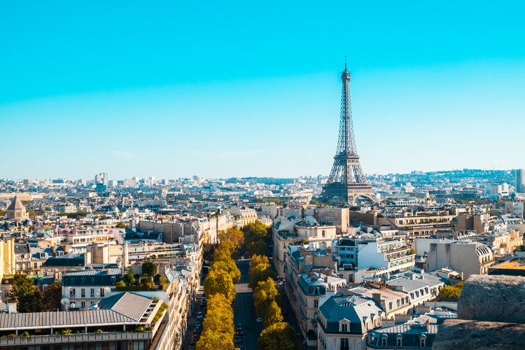 cityscape-paris-sunlight-blue-sky-fra-1
