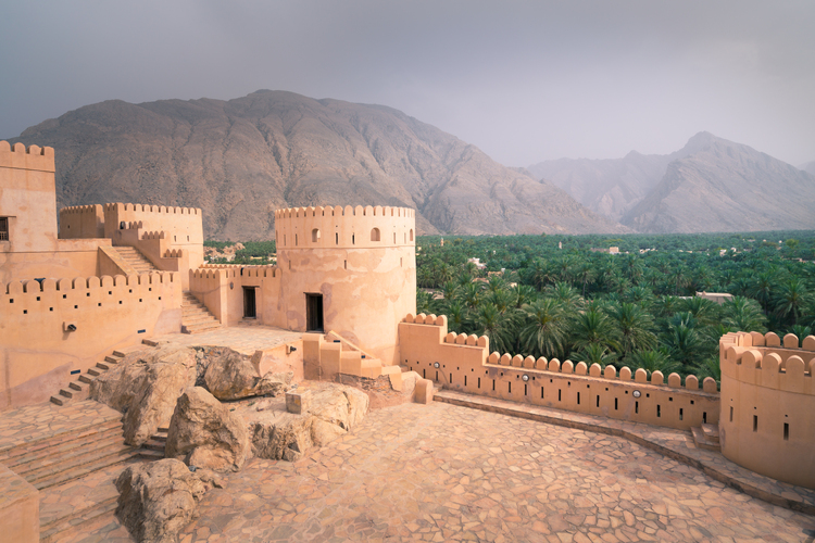 nakhaloman-04012018-yard-inside-medieval-arabian-fort-1